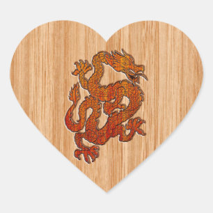 Red Oriental Dragon på Bamboo stil Hjärtformat Klistermärke