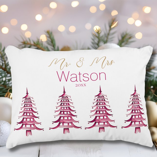 Red Pagoda Julgran Mr. och Mrs. Prydnadskudde (Red Pagoda Christmas Tree Mr. and Mrs. Accent Pillow)