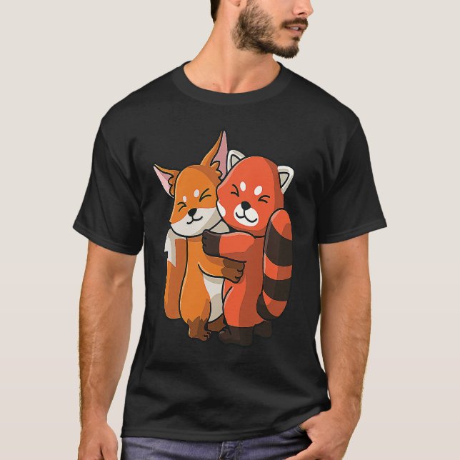 Red Panda and Fox cute Hug Cuddle Animals T Shirt (Framsida)