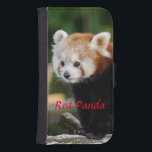 Red Panda Wildlife Photo Galaxy S4 Plånbok<br><div class="desc">Ett foto av en söt Red Panda på en snölogg.</div>