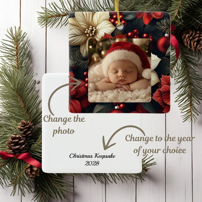 Red Poinsettia jul Keepsaké Julgransprydnad Keramik (Add a personal touch to your holiday decor with our Christmas Keepsake Ceramic Ornament!)