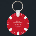 Red Poker Chip Casino Thabel Wedding Favor Nyckelring<br><div class="desc">Las Vegas-kasinon spelar bröllop-groomsman-nyckelringens gåva i ett rött och vitt poker-chip utseende. Anpassa all text fält till kostym som bröllop behöver. Matchande produkter är tillgängliga.</div>