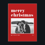 Red Retro Fold Typography Photo God jul Helg Vykort<br><div class="desc">God Jul! Skicka ditt helgdag till familj och vänner med anpassadet ett modernt julkort. Den har återformig typografi med Julgran-accent. Anpassa det här fotovykortet genom att lägga till egna helgdag. Detta vykort för julgranen glad helg finns i andra färg.</div>