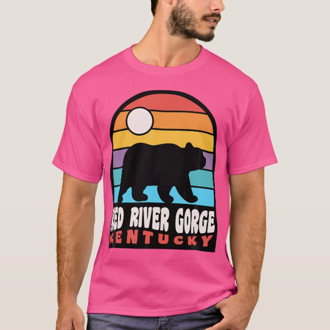 Red River Gorge Kentucky Hiking Bear Badge T Shirt (Framsida)
