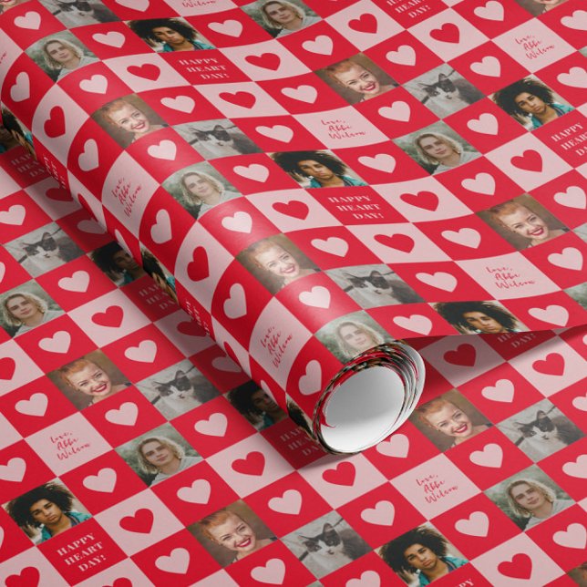 Red Rosa Heart Checkerboard med Photos Valentine Presentpapper (red and pink checkerboard patterned gift wrap with hearts, four custom photos and personalized text)