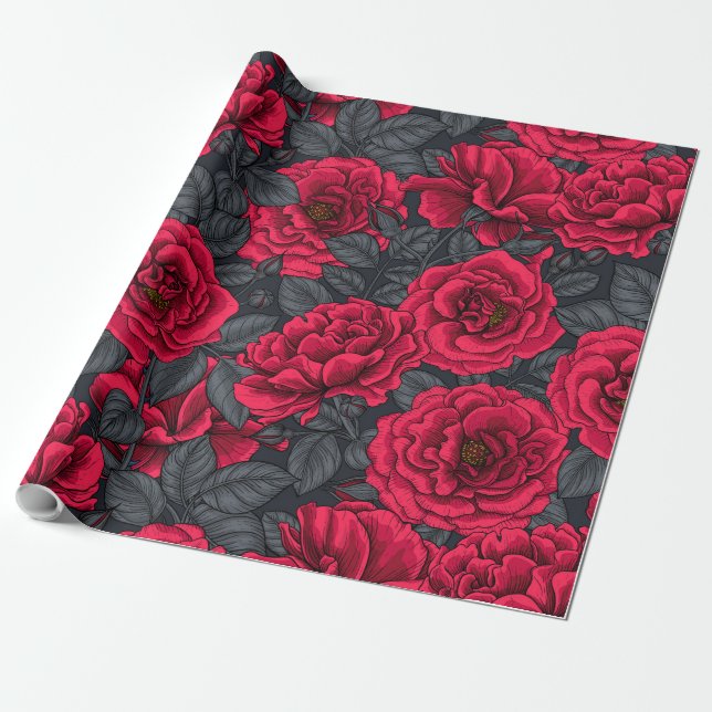 Red roses with gray leaves on black presentpapper (Utrullad)