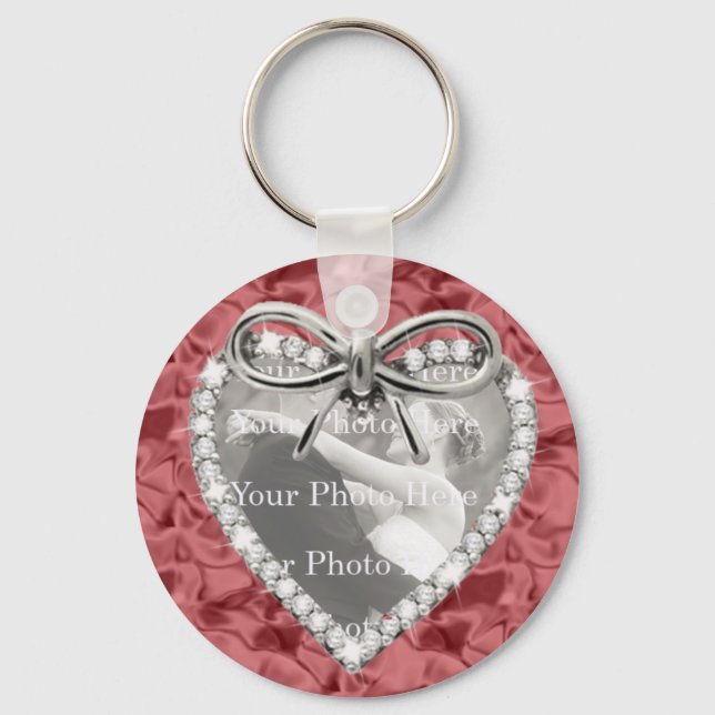 Red Round Diamond Heart Ram Keychain Nyckelring (Framsida)