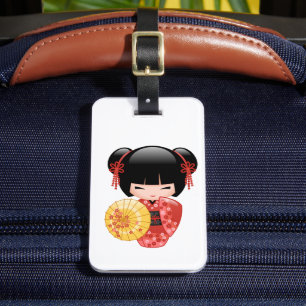 Red Sakura Kokeshi Doll - Japansk Geisha Girl Bagagebricka