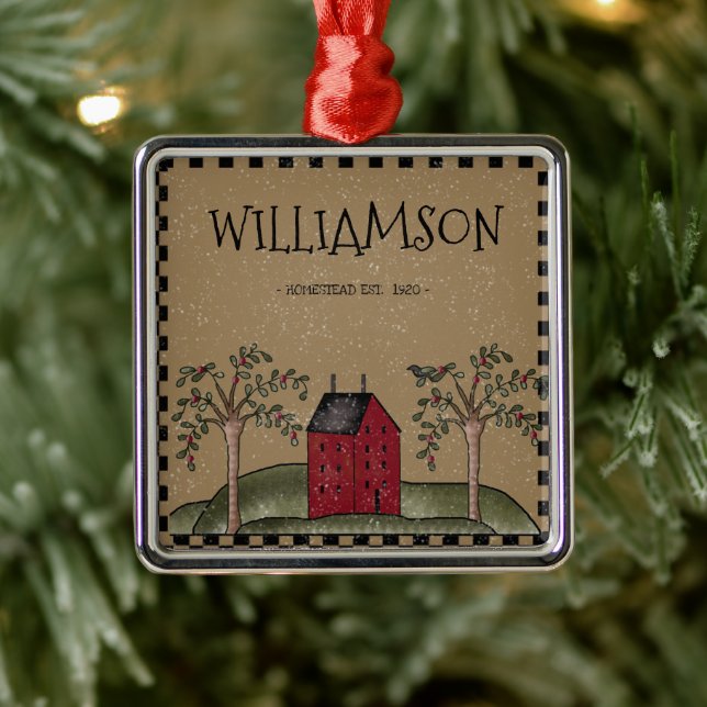 RED SALTBOX HOUSE FAMILY NAMN RUSTIC JULGRANSPRYDNAD METALL (Träd)