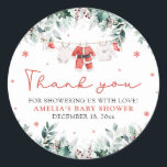 Red Santa Baby jul Clothesline Baby Shower Runt Klistermärke<br><div class="desc">Lägg till en festlig beröring till din babydusch med vår Red Santa Baby-julklapp Baby Shower Classic Round Stickers! Med söta röda barnkläder som hänger på en julmatad trasa är dessa runda klistermärken perfekt för förslutning av höljen, dekorering av favoritpåsar eller tillägg av en helgdag till babyduschdekorn. De här mångsidiga klistermärkena...</div>