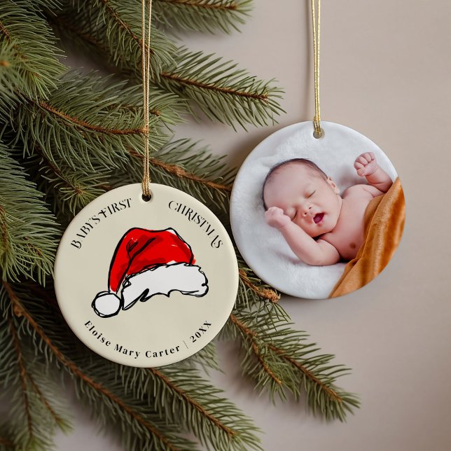 Red Santa Hat Baby, första julfotfoto Julgransprydnad Keramik (Baby's First Christmas Santa Hat photo personalized ornament.)