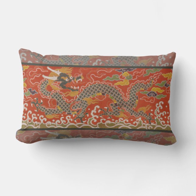 Red Satin Brocade med Cloud Chinese Dragon Lumbarkudde (Framsida)