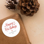 Red Script Lycklig Howlidays Pet-jul Runt Klistermärke<br><div class="desc">Sprid helgdag glädje med vår fästare. Med "Lycklig Howlidays" i det festive röda handskrivna manuset,  tillsammans med stjärnor och punkter,  är det ett mångsidigt tillägg till gåvor och kort. Anpassa den med din familj namn i elegant med minimalistisk typografi.</div>