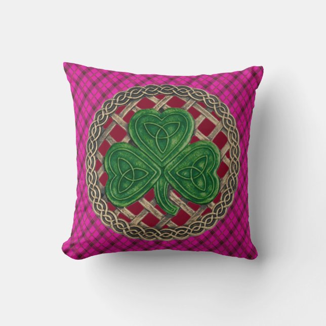 Red Shamrock Celtic Knots on Rosa Play Kudde (Framsida)