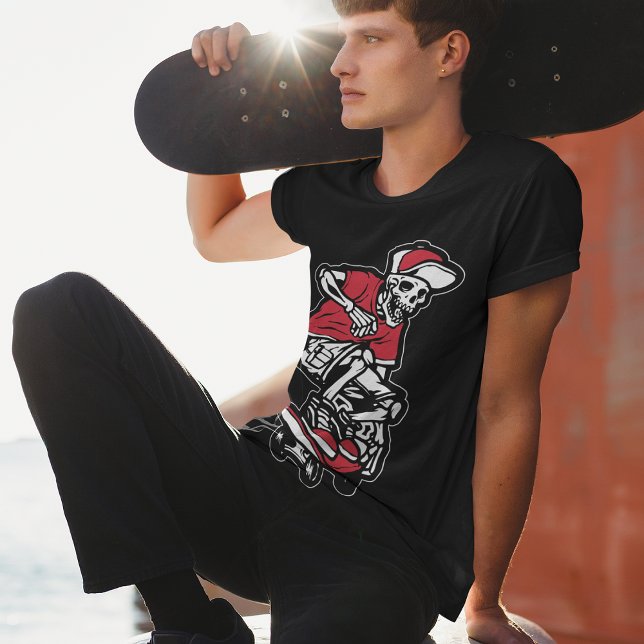 Red Skeleton Riding Skateboard Coola Manar Graphic T Shirt (Skapare uppladdad)