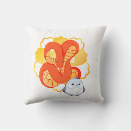 Red Snake on a Golden Flower" | Unik och luxuriös Kudde