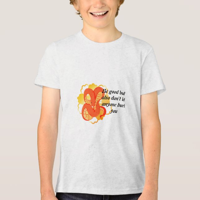 Red Snake on a Golden Flower" | Unik och luxuriös T Shirt (Framsida)