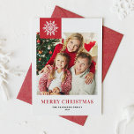 Red Snöflingor Märkre God jul Photo Julkort<br><div class="desc">Skicka ditt helgdag till vänner och familj med det här anpassadet julkort. Det här fotojulkortet har en modern kalligrafi med en snöflingningsaccent. Anpassa genom att lägga till information. Det här fotojulkortet finns i andra färg och på andra kartonger. Matchande objekt är tillgängliga.</div>
