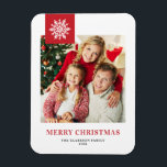 Red Snöflingor Märkre God jul Photo Magnet<br><div class="desc">Fira helgdag med anpassadets fotojulmagnet! Med den här magneten får du perfekt att fånga dina favoritfeststunder och du kan skapa en unik keepé som visar familjens glädje och kärlek under julhelgen. Den här fotojulmagneten har klassisk typografi med en snöflingningsaccent. Anpassa genom att lägga till information. Anpassadets magnet ger en tankfull...</div>