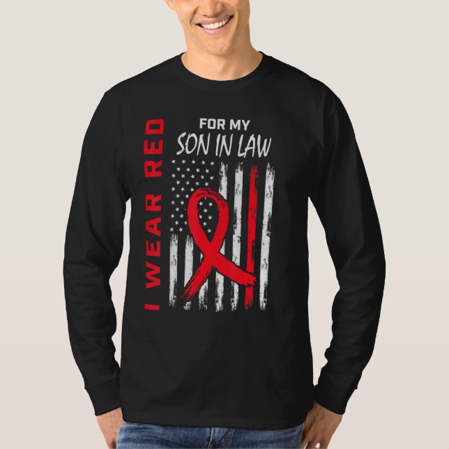 Red Son In Law Heart Disease Awareness Flag Matchi T Shirt (Framsida)