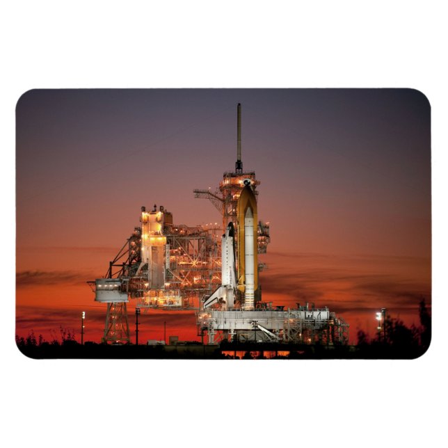 Red Space Shuttle Spaceship Atlantion Launch Pad Magnet (Horisontell)