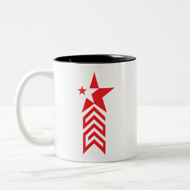 Red Star with Chevron Arrows Två-Tonad Mugg (Vänster)