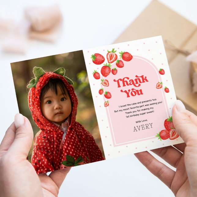 Red Strawberry Berry First Birthday Photo Tack Kort (Skapare uppladdad)