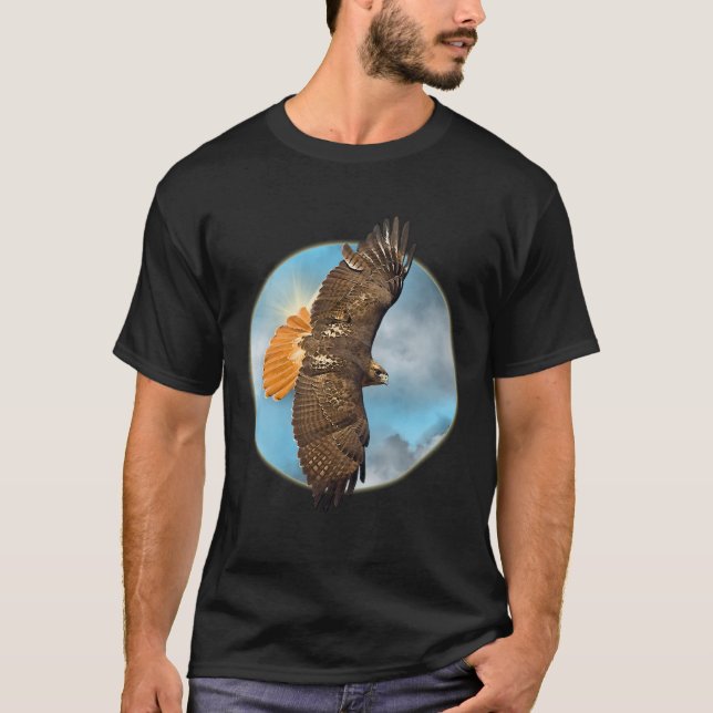 Red Tail Hawk Flying  Sky Falcon  Falconry  Native T Shirt (Framsida)