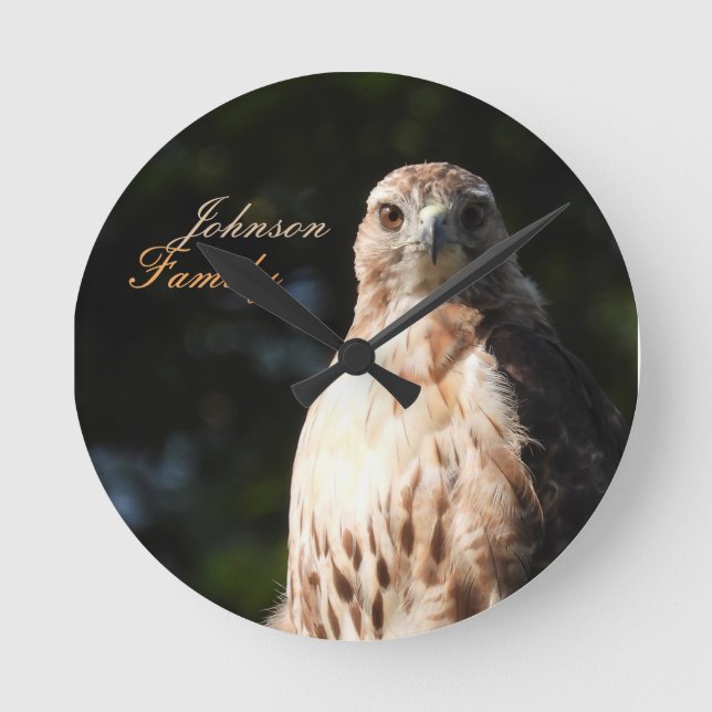 Red Tails Hawk *Personalize* Rund Klocka (Framsida)