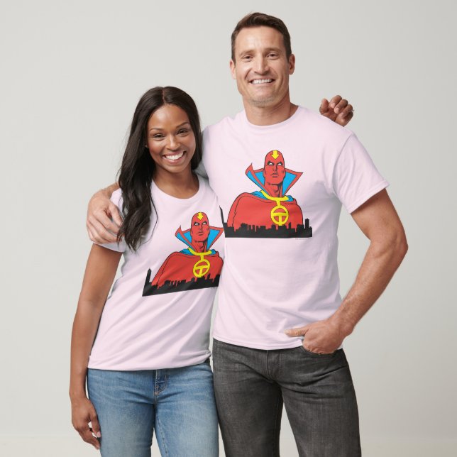 Red Tornado bakom Cityscape Tröja (Unisex)
