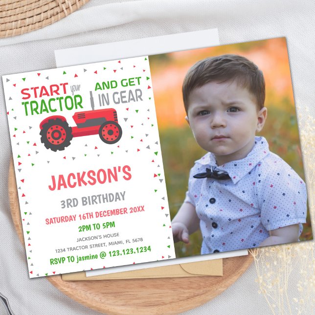 Red Tractor Birthday-inbjudningar med foto Inbjudningar (Red Tractor Birthday Invitations with photo)