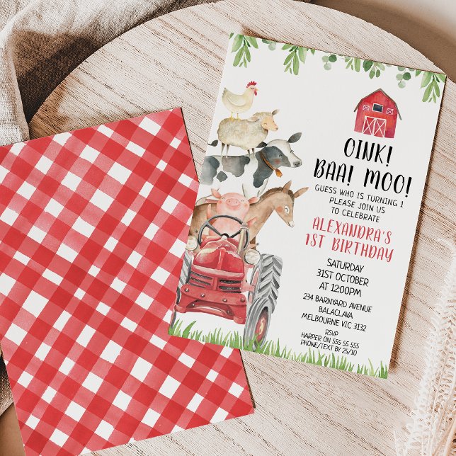 Red Tractor Boskap Oink Baa Moo 1:a födelsedagen Inbjudningar (Cute red tractor and farm animals first birthday invitation featuring some cute farmyard animals.)