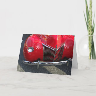 Red Vintage 1930s auto på ett tomt, vikt kort