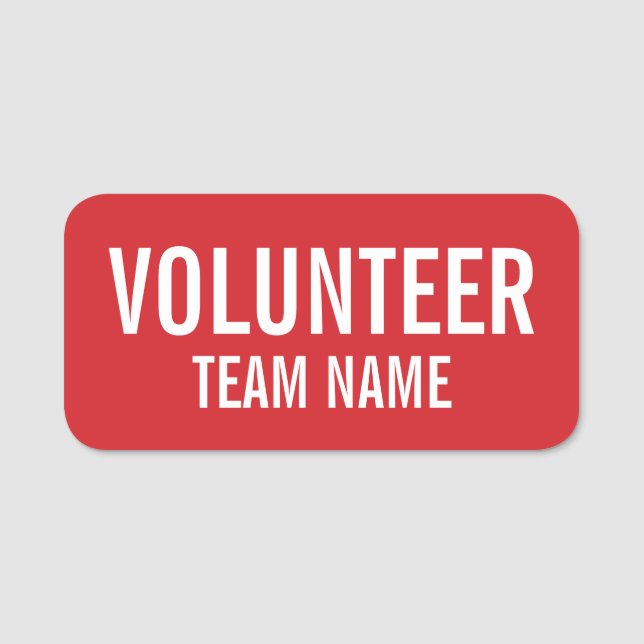 Red Volunteer Badge med Anpassningsbar Team Namn Namnbricka (Framsida)