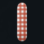 Red Watercolor Gingham Skateboard<br><div class="desc">Stil är lika klassiskt som ditt A-spel och den här leksaken har en röd,  blå gingham-design.</div>