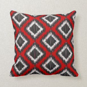 Red, White and Black Tribal Ikat Kudde