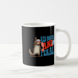Red White and Feral Funny Trump Raccoon 4:e Jul Kaffemugg