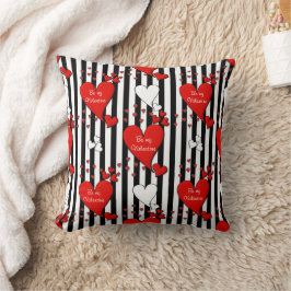 Red White Black Valentine Heart Dekorativ kudde