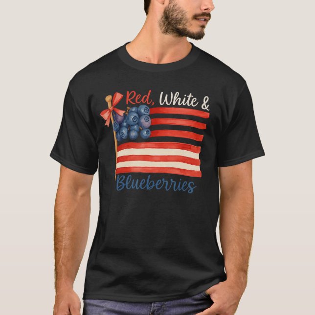 Red White Blueberries American Flag PNG Blueberry  T Shirt (Framsida)