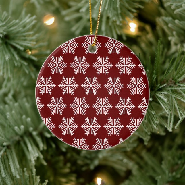 Red White Modern Snowflake Christmas Pattern Julgransprydnad Keramik (Träd)