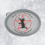 Red Witch Pentagram Black Cat Star på Grått<br><div class="desc">Bälte-låsbeslaget har en röd pentagram i en rödcirkelhäxsymbol med en svart katt som håller en guld stjärna på ljust grått. Anpassa aldrig det som inte kan förvisas med mallarna.</div>