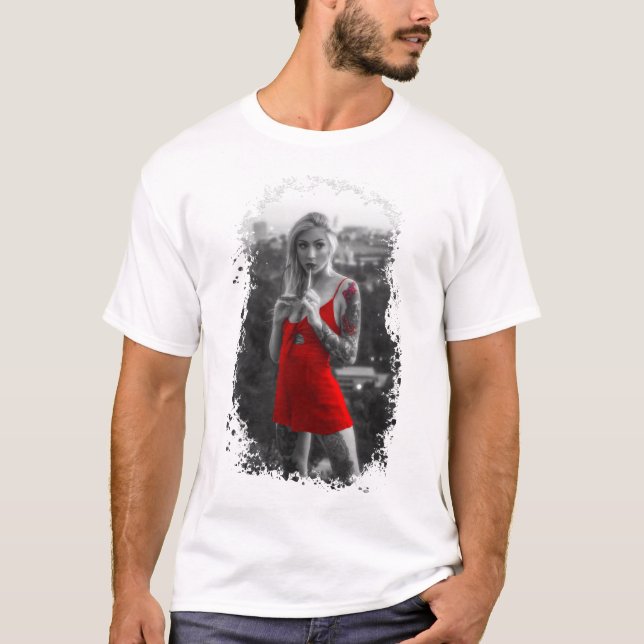Red Woman T Shirt (Framsida)
