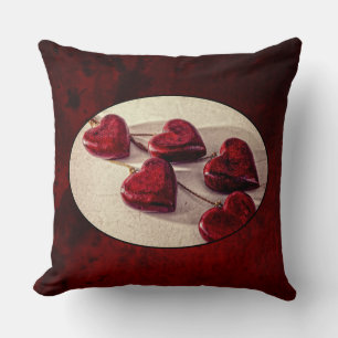 Red Wooden Hearts Tied Toed on a String Kudde