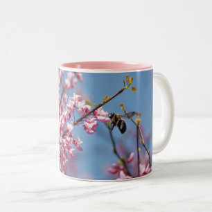 Redbud Träd Rosa Blommigt Bee Två-Tonad Mugg