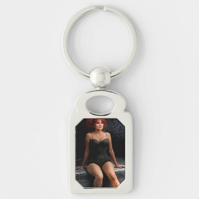 Redhead in the Dark metal keychain Rektangulärt Silverfärgad Nyckelring (Framsidan)