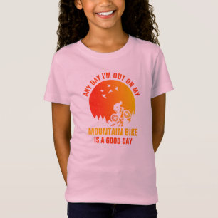 Redigera all text Lägg till Namn-bergsbike är en B T Shirt
