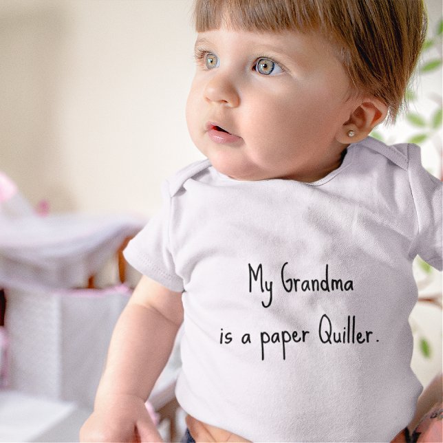 Redigera Quiller Namn-text, vit T Shirt (Skapare uppladdad)