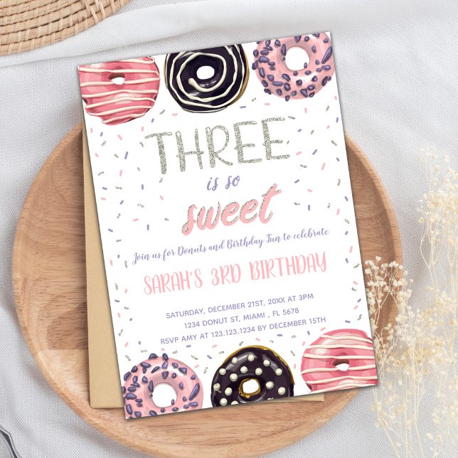 Redigerbar 3:e födelsedag Party Inbjudan (Three is Sweet Donut Birthday Invitations)