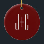 Redigerbar Burgundy Red Background & White Text Julgransprydnad Keramik<br><div class="desc">Anpassadets utformning för ett par monogram eller annan text som du vill ha,  redigera som du vill!</div>