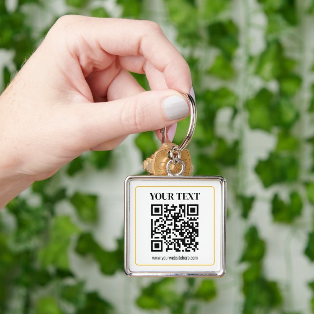 Redigerbar QR-kod & text med guldrand Fyrkantig Silverfärgad Nyckelring (Hand)